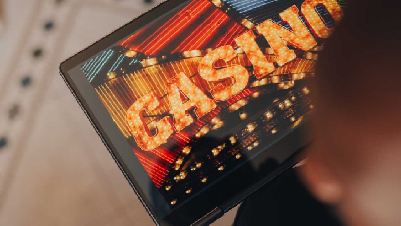 Online Casino Safety Tips - How to Stay on the Safe Side when Playing Online Casino Games
